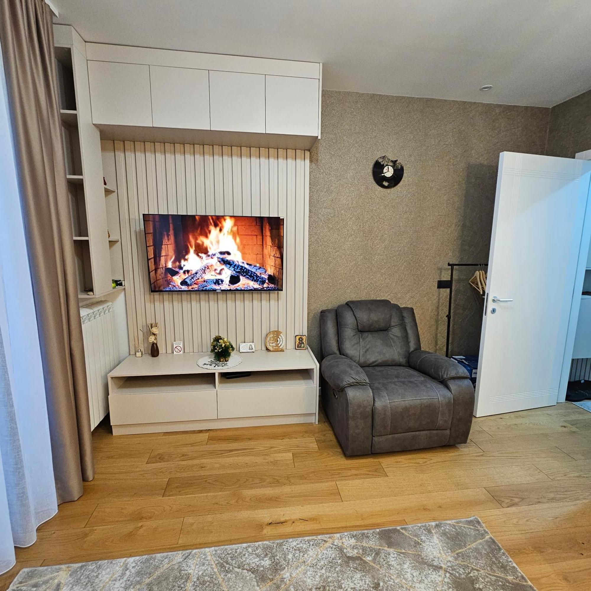 Апартамент Aurora Lux 18 *